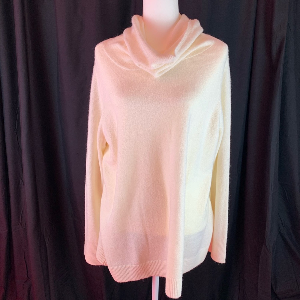 Old Navy cream color cowl neck with tags long sleeve sweater XL